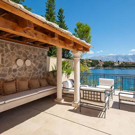 فيلة Stara Selca (Brac)